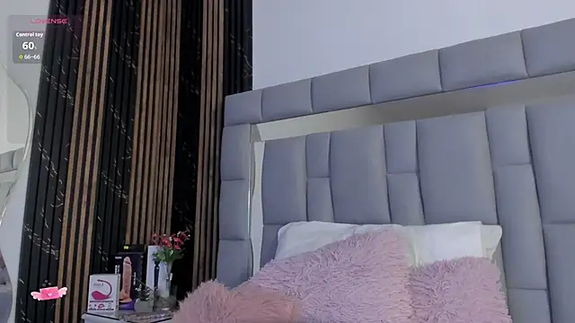 vivianne scott online show from 11-18-25, 12:20