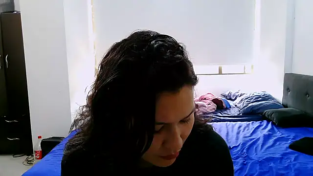 luxandracon23 online show from 10-18-25, 03:02