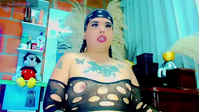 Snapshot of nauthyvalentina chatting on 02-14-26, 04:37 nauthyvalentina online show from 02-14-26, 04:37