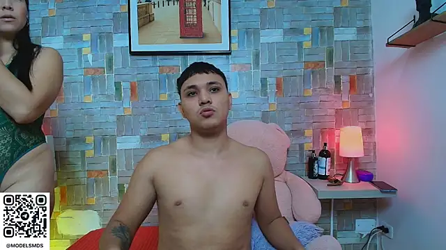 Snapshot of couple_lovelyds chatting on 11-04-25, 08:30 couple lovelyds online show from 11-04-25, 08:30