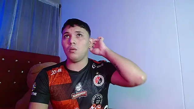 Snapshot of couple_lovelyds chatting on 11-07-25, 08:42 couple lovelyds online show from 11-07-25, 08:42