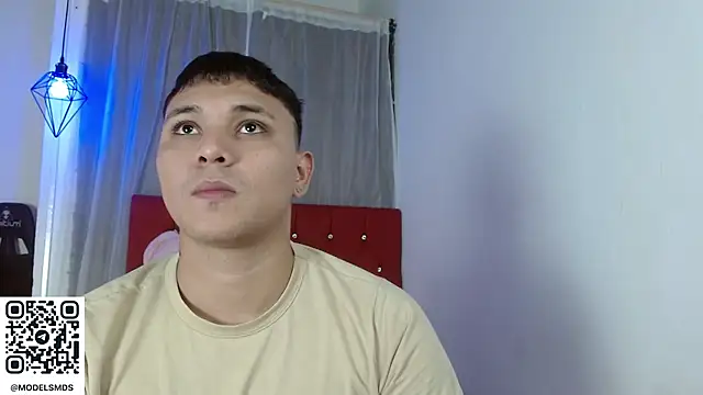 Snapshot of couple_lovelyds chatting on 11-19-25, 08:42 couple lovelyds online show from 11-19-25, 08:42