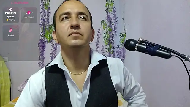 yazforeSolo online show from 09-17-25, 02:41