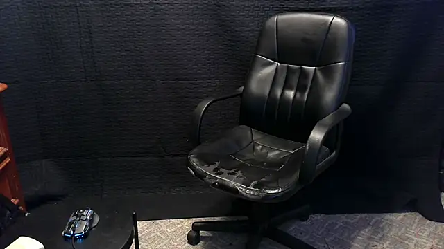 ScubaStevex online show from 11-26-25, 07:48