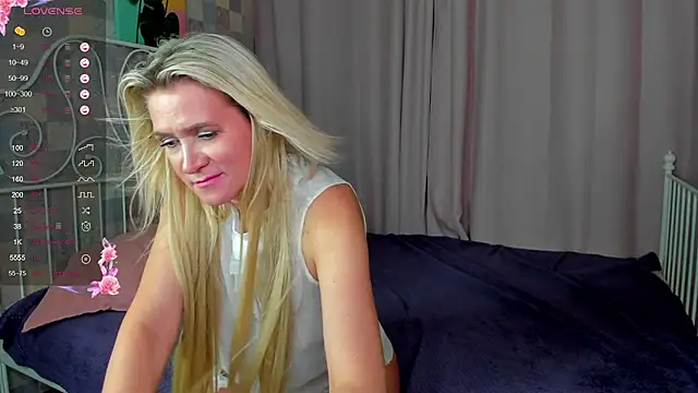 Luna  Lewis online show from 03-21-25, 11:33