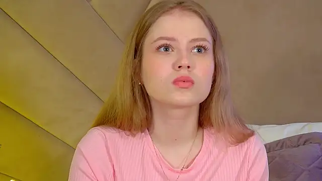 SelinSwarovski online show from 12-19-25, 04:14