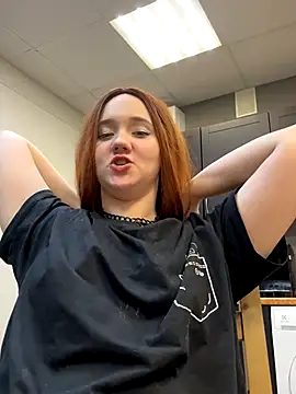 Snapshot of BritneyBurns chatting on 12-04-24, 01:14 BritneyBurns online show from 12-04-24, 01:14