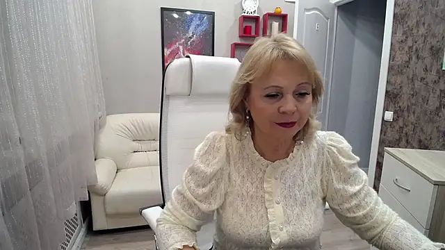 Milla Cutie18 online show from 10-31-25, 05:19