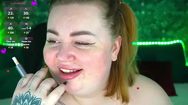 Snapshot of ZaraReignn chatting on 12-22-24, 10:15 ZaraReignn online show from 12-22-24, 10:15