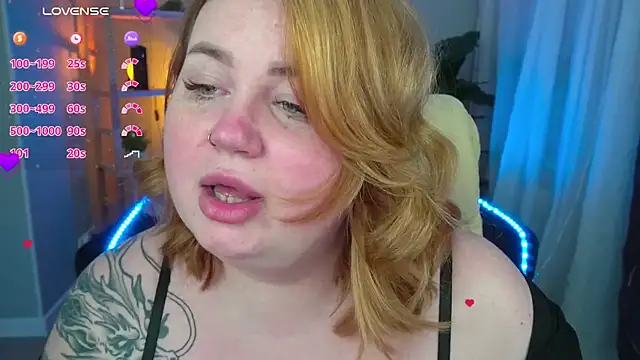 Snapshot of ZaraReignn chatting on 02-12-25, 12:37 ZaraReignn online show from 02-12-25, 12:37