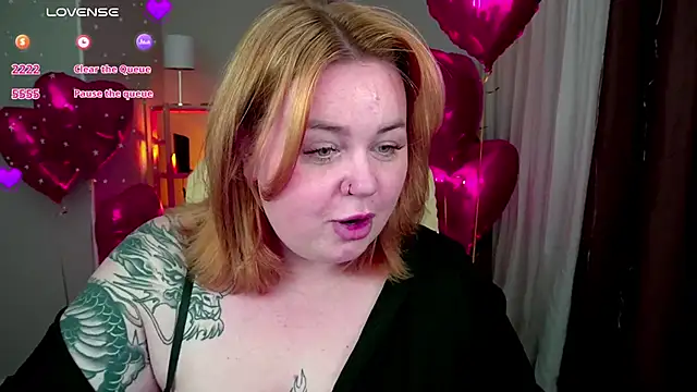 Snapshot of ZaraReignn chatting on 02-14-25, 09:10 ZaraReignn online show from 02-14-25, 09:10