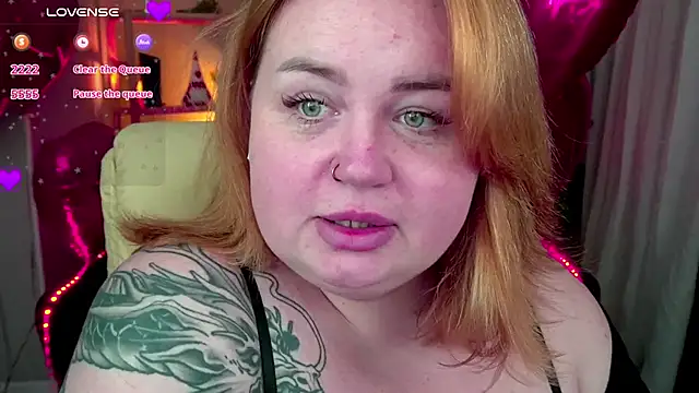 Snapshot of ZaraReignn chatting on 02-15-25, 12:26 ZaraReignn online show from 02-15-25, 12:26