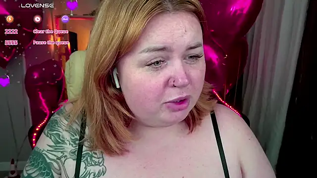 Snapshot of ZaraReignn chatting on 02-15-25, 03:31 ZaraReignn online show from 02-15-25, 03:31