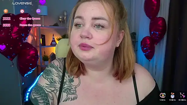 Snapshot of ZaraReignn chatting on 02-19-25, 09:03 ZaraReignn online show from 02-19-25, 09:03