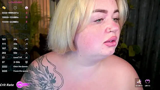 Snapshot of ZaraReignn chatting on 10-05-25, 07:23 ZaraReignn online show from 10-05-25, 07:23