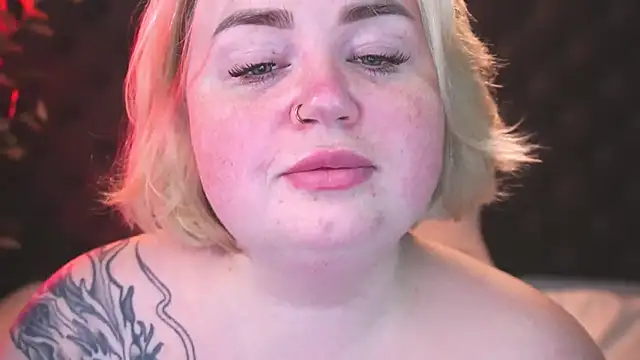 Snapshot of ZaraReignn chatting on 11-09-25, 08:18 ZaraReignn online show from 11-09-25, 08:18