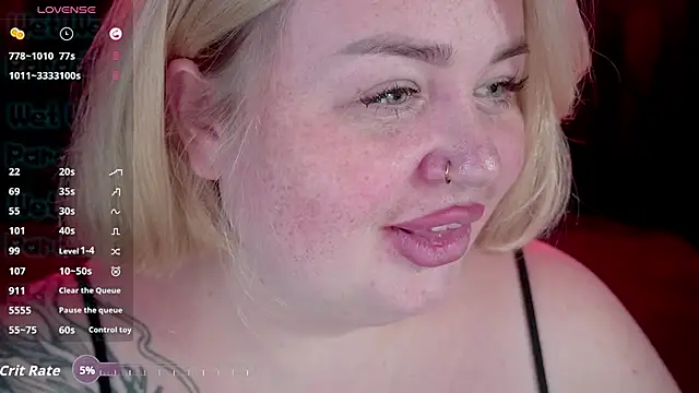 Snapshot of ZaraReignn chatting on 11-16-25, 02:11 ZaraReignn online show from 11-16-25, 02:11