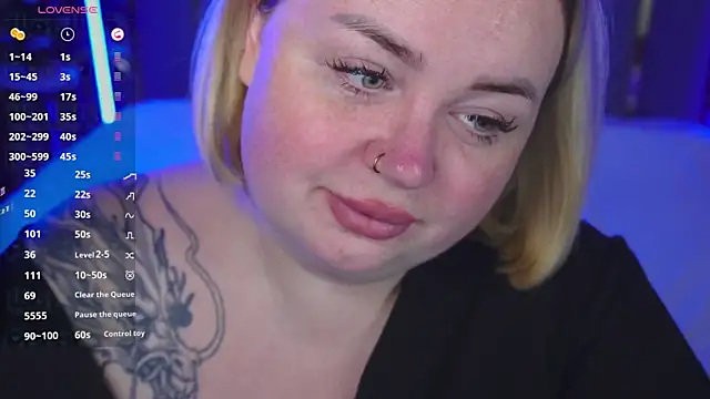 Snapshot of ZaraReignn chatting on 12-16-25, 08:36 ZaraReignn online show from 12-16-25, 08:36