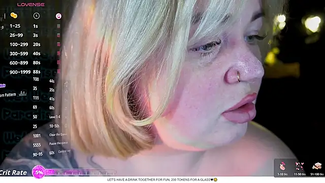 Snapshot of ZaraReignn chatting on 01-09-26, 08:54 ZaraReignn online show from 01-09-26, 08:54