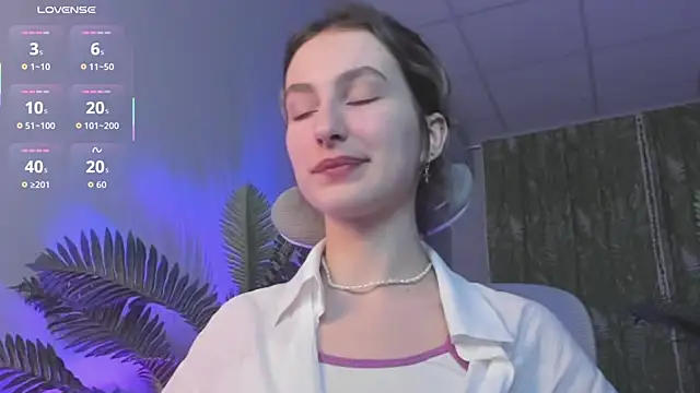 LuxRayi online show from 01-16-26, 02:48