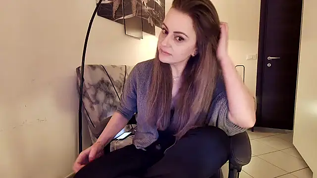 Snapshot of Eelleen chatting on 01-12-26, 12:21 Eelleen online show from 01-12-26, 12:21