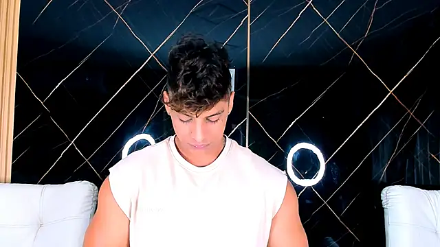 Owen Muzcle online show from 09-30-25, 03:55