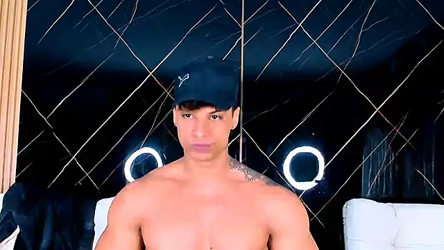 Owen Muzcle online show from 10-08-25, 10:13