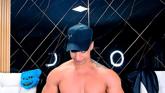 Owen Muzcle online show from 10-30-25, 06:15