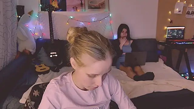 KatiKate online show from 02-25-25, 11:22