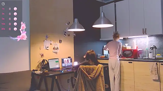 KatiKate online show from 03-04-25, 05:13