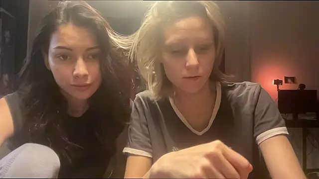 KatiKate online show from 11-19-25, 05:13