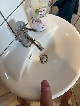 Snapshot of Abenteuerman chatting on 12-08-24, 12:08 Abenteuerman online show from 12-08-24, 12:08