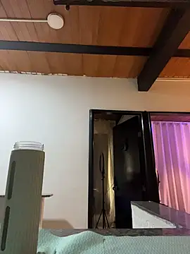 Snapshot of ShyVibes_ chatting on 11-18-25, 07:18 ShyVibes online show from 11-18-25, 07:18