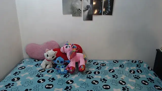 Snapshot of Pocahontas_Princess_ chatting on 09-10-25, 01:33 Pocahontas Princess online show from 09-10-25, 01:33