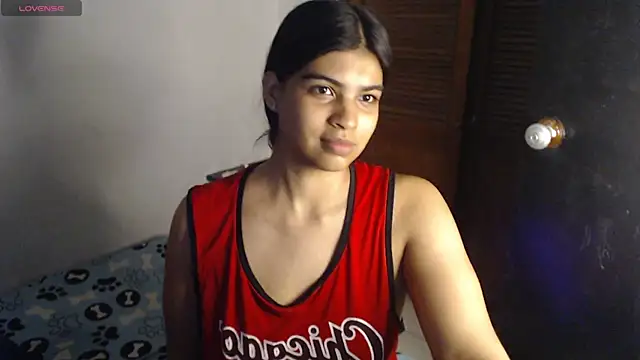 Snapshot of Pocahontas_Princess_ chatting on 10-05-25, 05:17 Pocahontas Princess online show from 10-05-25, 05:17