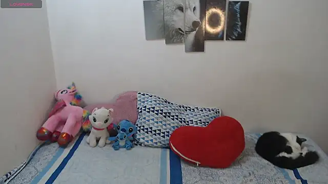 Snapshot of Pocahontas_Princess_ chatting on 10-29-25, 01:57 Pocahontas Princess online show from 10-29-25, 01:57