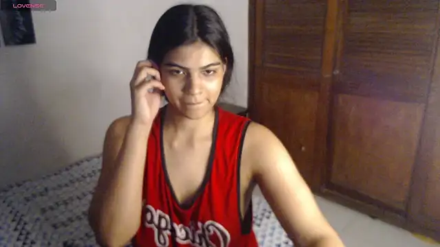 Snapshot of Pocahontas_Princess_ chatting on 11-23-25, 04:34 Pocahontas Princess online show from 11-23-25, 04:34