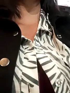 Snapshot of celeste-30_ chatting on 02-13-25, 11:37 celeste-30 online show from 02-13-25, 11:37