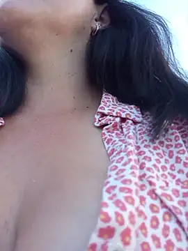 Snapshot of celeste-30_ chatting on 10-15-25, 01:33 celeste-30 online show from 10-15-25, 01:33