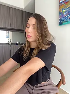 SophieRaily  online show from 12-13-24, 06:16