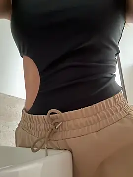 SophieRaily  online show from 02-20-25, 06:35