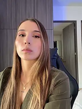 SophieRaily  online show from 09-12-25, 09:04