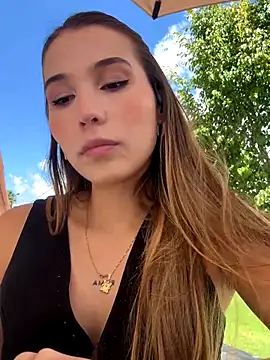 SophieRaily  online show from 10-22-25, 06:07