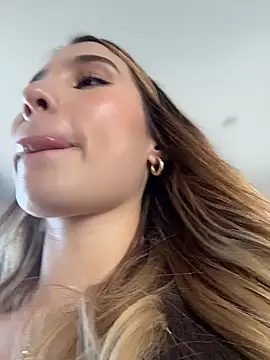 SophieRaily  online show from 01-06-26, 08:45