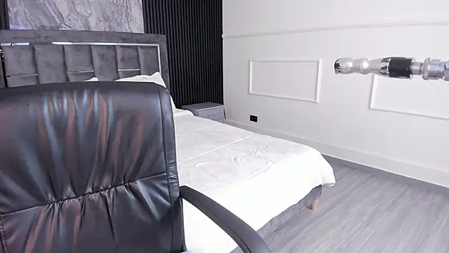 MiiaaMoonroee online show from 03-15-25, 08:21