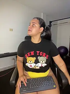 Violetrousse online show from 10-04-25, 04:49