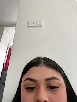 alissonfernandez  online show from 02-01-25, 05:16