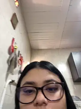 alissonfernandez  online show from 10-01-25, 03:29