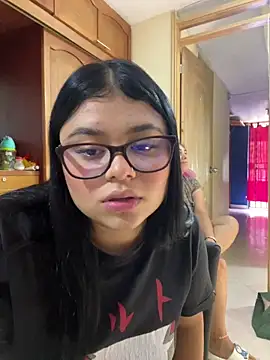 alissonfernandez  online show from 10-18-25, 04:30