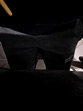 Snapshot of HardWolf2024 chatting on 12-21-24, 02:19 HardWolf2024 online show from 12-21-24, 02:19